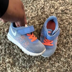 Nike toddler shoes